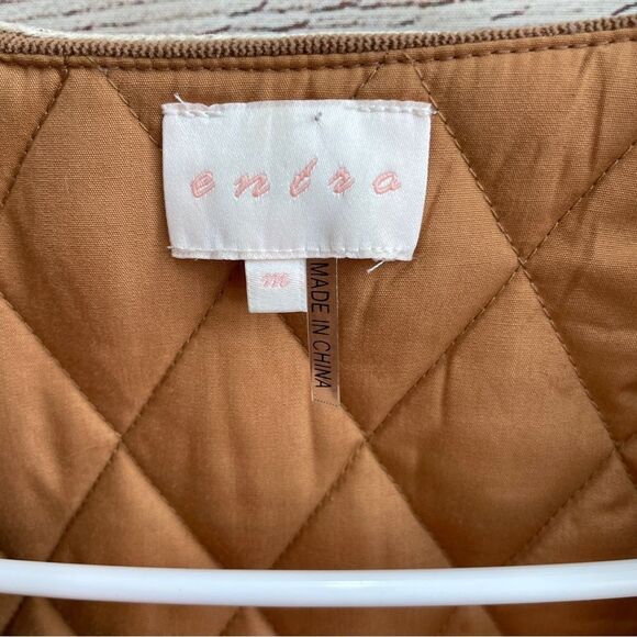 ENTRO CAMEL‎ EMBROIDERED RUFFLE SLEEVE CROP VEST - Picture 4 of 9